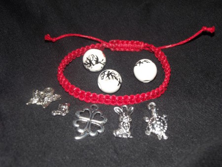 4 € náramok + 0,50 prívesok + poštovné